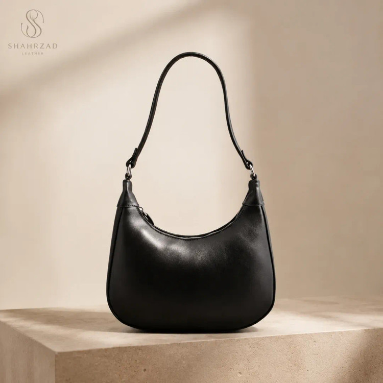 English: Close-up of premium cow leather texture Farnaz model
